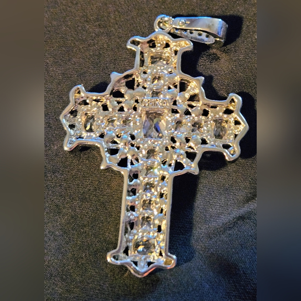 Cross Pendant - Picture 4 of 7